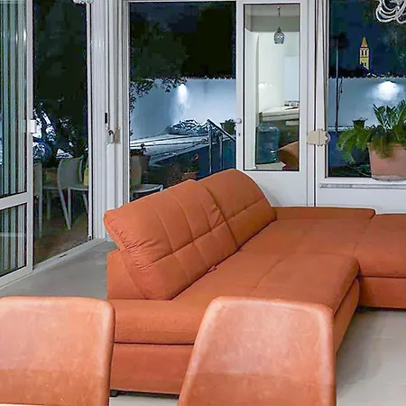 Stunning In With Heated Swimming Pool * Jezera