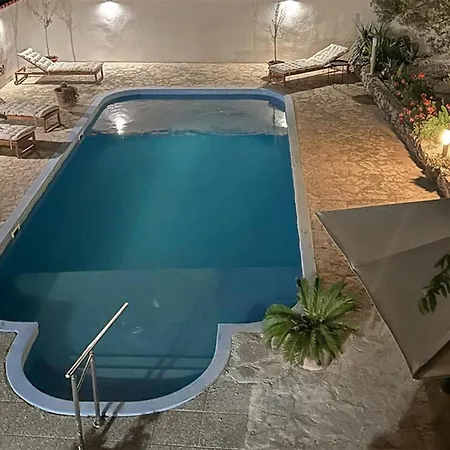 Stunning In With Heated Swimming Pool Apartment