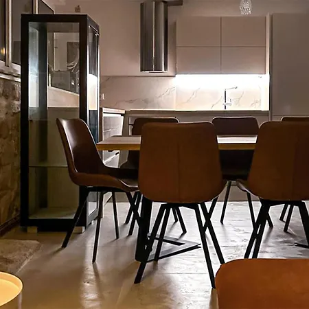 Apartment Stunning In With Heated Swimming Pool *