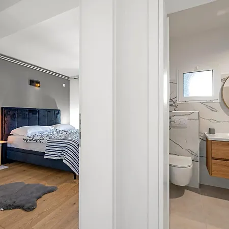 Stunning In With Heated Swimming Pool Apartment Jezera