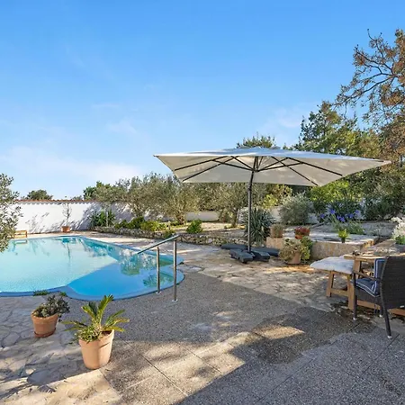 Apartment Stunning In With Heated Swimming Pool Jezera